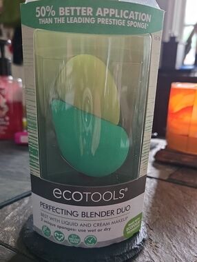 ecotools Perfecting Blender Duo - Green & Yellow Makeup Sponges